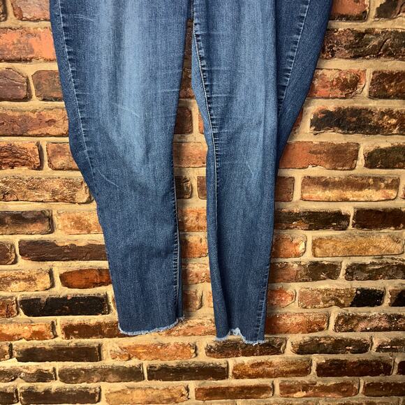 Torrid Dark Wash Blue Denim Raw Hem Skinny Slim Jeans Women's Size 18T Tall 18 - Picture 3 of 6